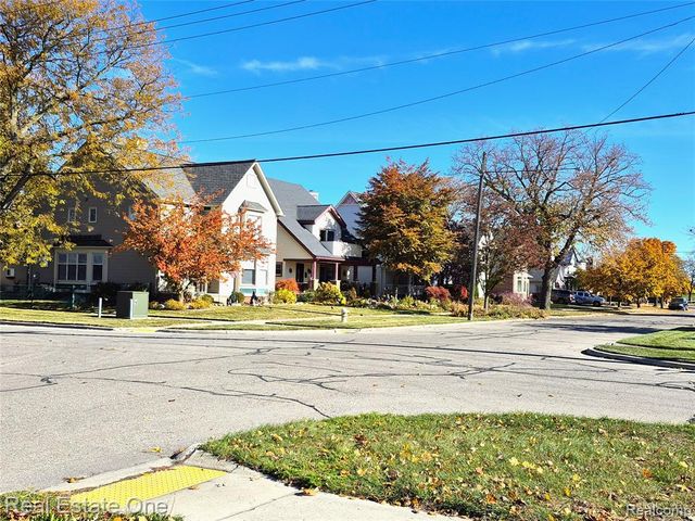 505 Forest Street, Wyandotte, MI 48192