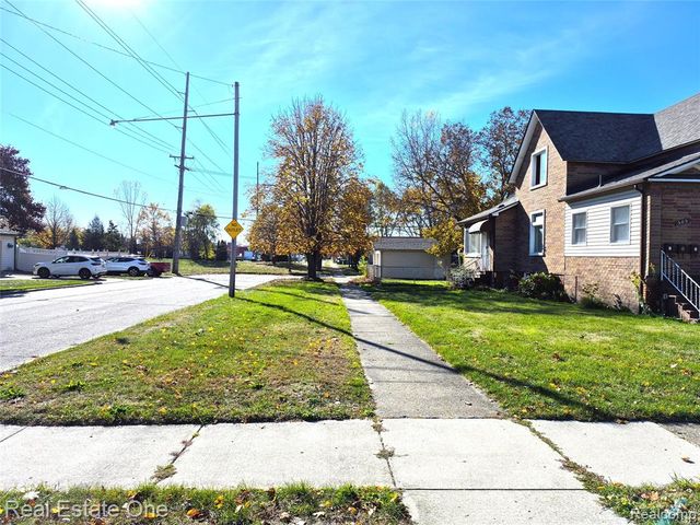 505 Forest Street, Wyandotte, MI 48192