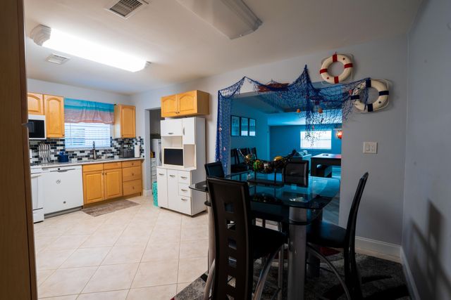 4386 Bamboo Drive, Palm Beach Gardens, FL 33410