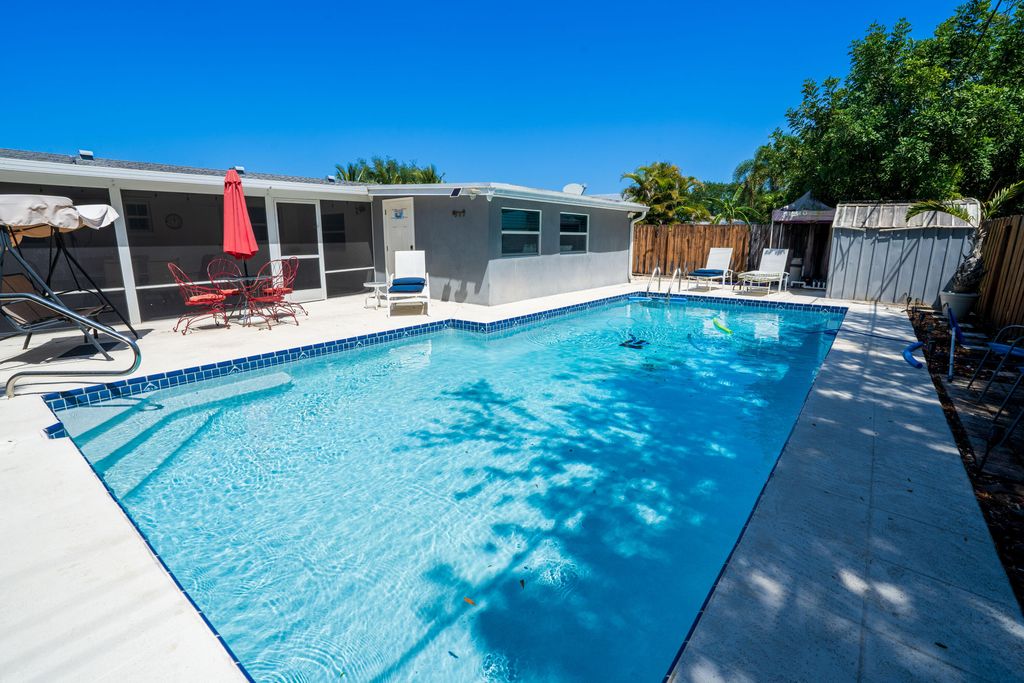 4386 Bamboo Drive, Palm Beach Gardens, FL 33410