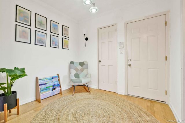 7707 Ditmars Boulevard 2, East Elmhurst, NY 11370