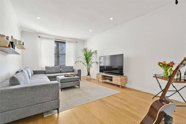 7707 Ditmars Boulevard 2, East Elmhurst, NY 11370