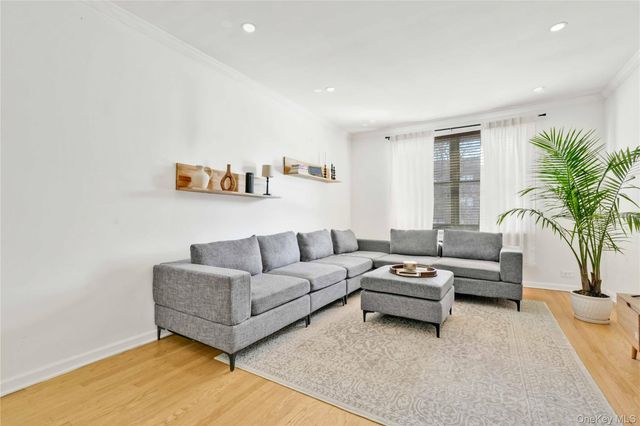 7707 Ditmars Boulevard 2, East Elmhurst, NY 11370