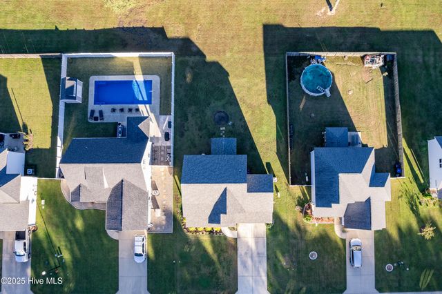 457 Jasmine Way, Burgaw, NC 28425