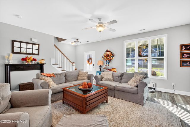 457 Jasmine Way, Burgaw, NC 28425