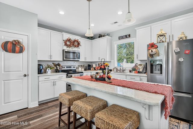 457 Jasmine Way, Burgaw, NC 28425