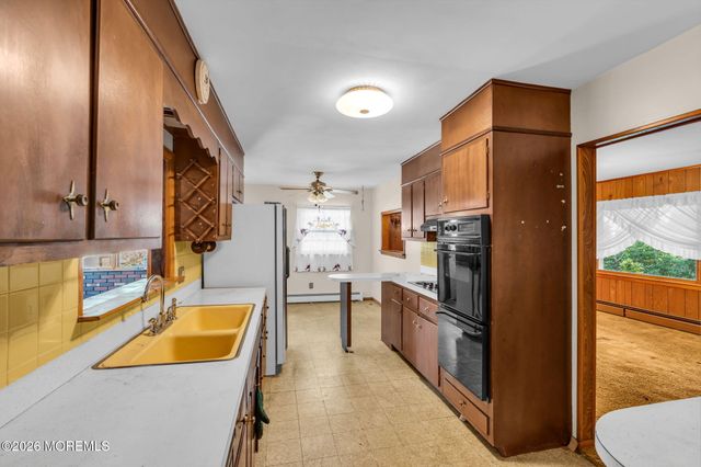 52 N Cooks Bridge Road, Jackson, NJ 08527