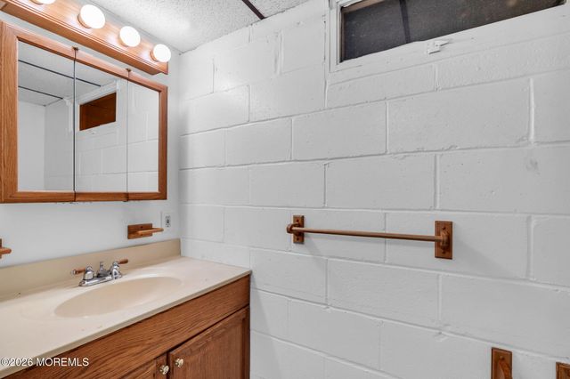 52 N Cooks Bridge Road, Jackson, NJ 08527