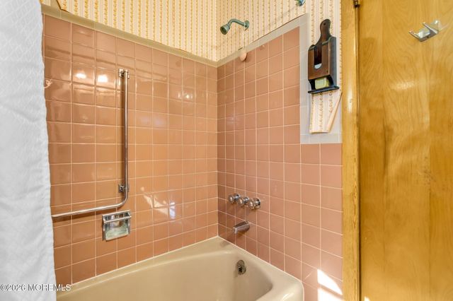 52 N Cooks Bridge Road, Jackson, NJ 08527