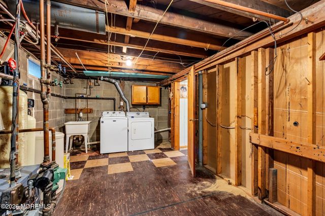 52 N Cooks Bridge Road, Jackson, NJ 08527