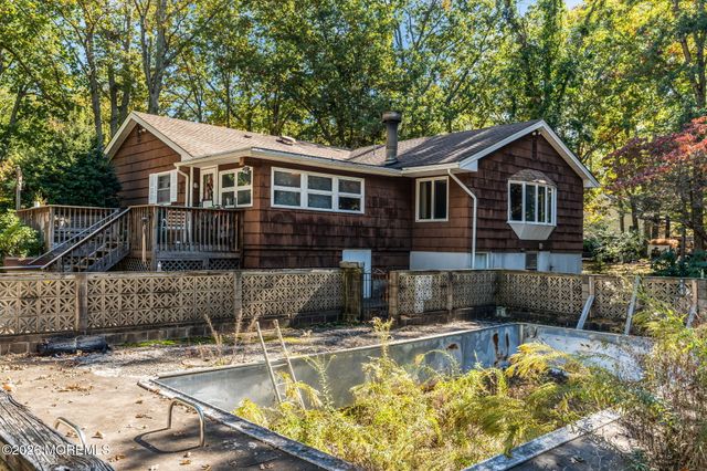 52 N Cooks Bridge Road, Jackson, NJ 08527