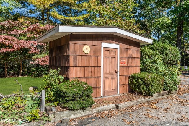 52 N Cooks Bridge Road, Jackson, NJ 08527