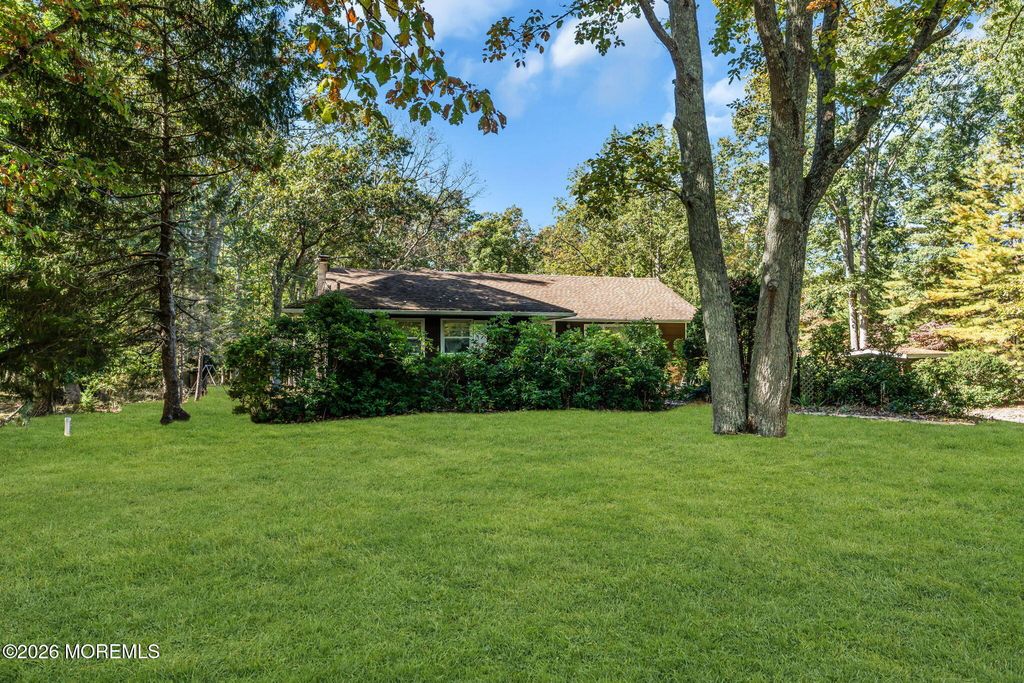 52 N Cooks Bridge Road, Jackson, NJ 08527
