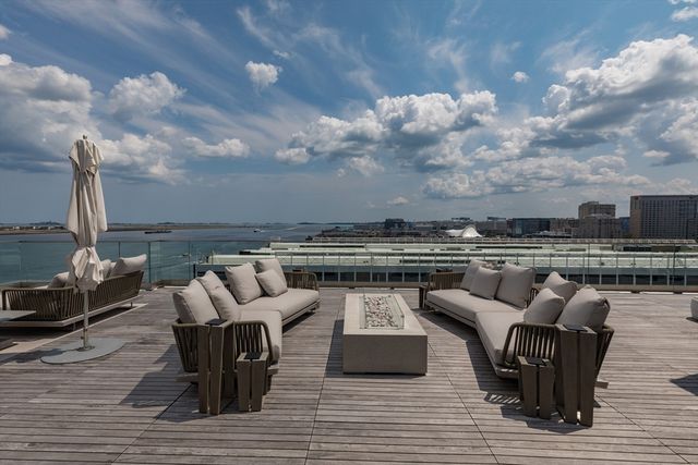 300 Pier 4 Blvd PHD, Boston, MA 02210