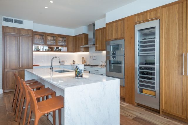 300 Pier 4 Blvd PHD, Boston, MA 02210