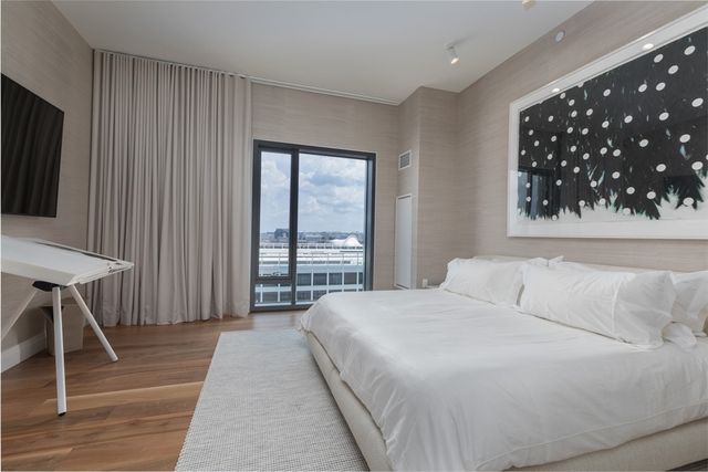 300 Pier 4 Blvd PHD, Boston, MA 02210