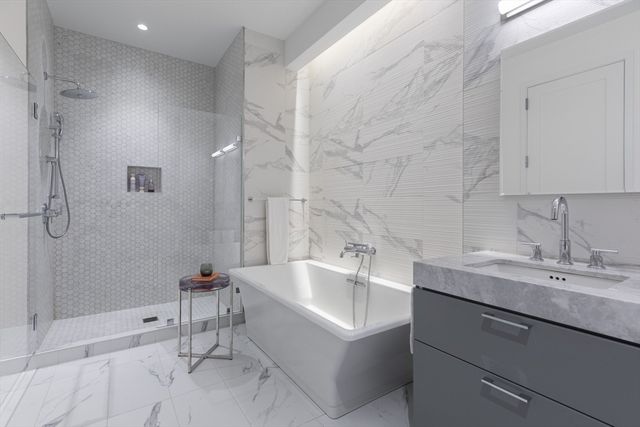 300 Pier 4 Blvd PHD, Boston, MA 02210