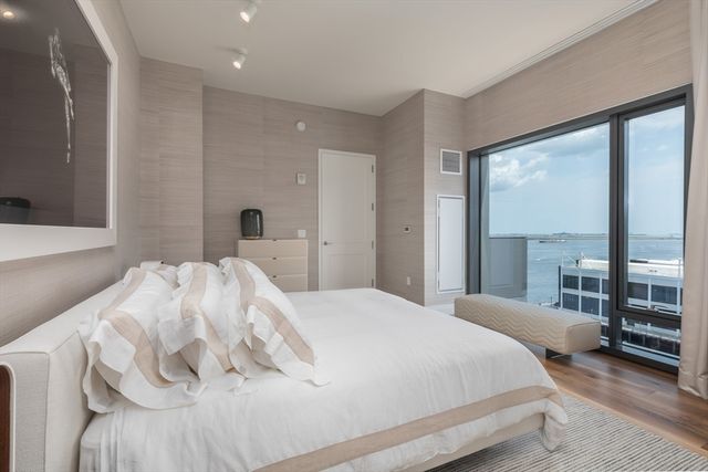 300 Pier 4 Blvd PHD, Boston, MA 02210