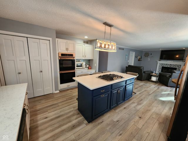 501 S Riviera Lane, Yorktown, IN 47396