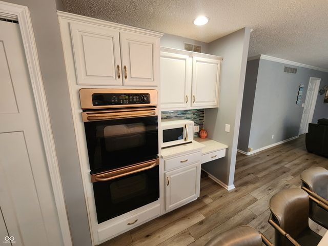 501 S Riviera Lane, Yorktown, IN 47396