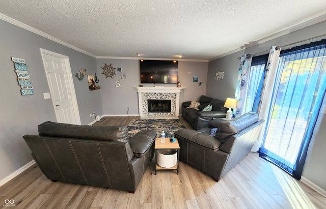 501 S Riviera Lane, Yorktown, IN 47396