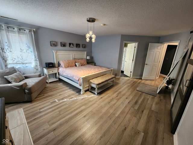 501 S Riviera Lane, Yorktown, IN 47396