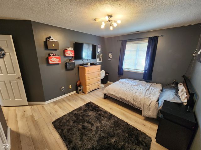 501 S Riviera Lane, Yorktown, IN 47396