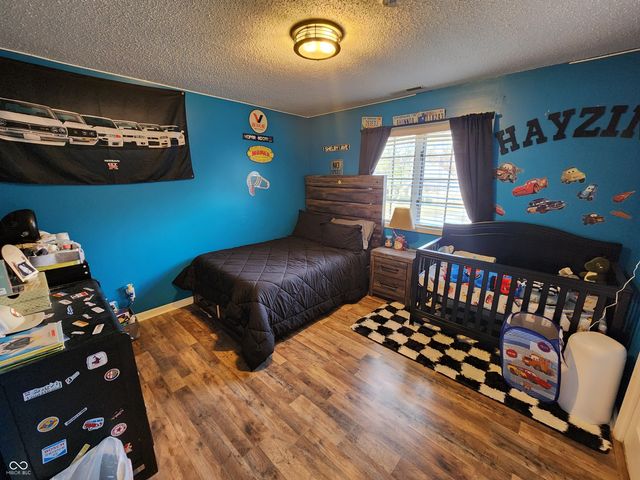 501 S Riviera Lane, Yorktown, IN 47396