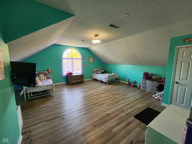 501 S Riviera Lane, Yorktown, IN 47396