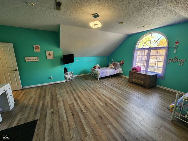 501 S Riviera Lane, Yorktown, IN 47396