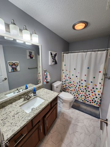 501 S Riviera Lane, Yorktown, IN 47396