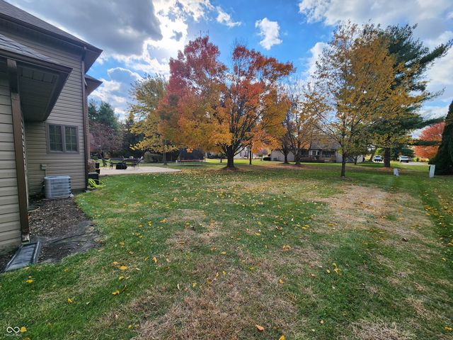 501 S Riviera Lane, Yorktown, IN 47396