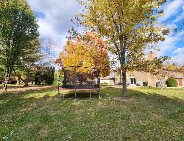 501 S Riviera Lane, Yorktown, IN 47396