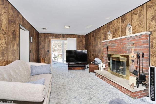 26 Scrivani Dr, Wanaque Boro, NJ 07465