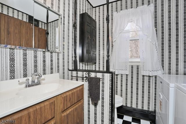 26 Scrivani Dr, Wanaque Boro, NJ 07465