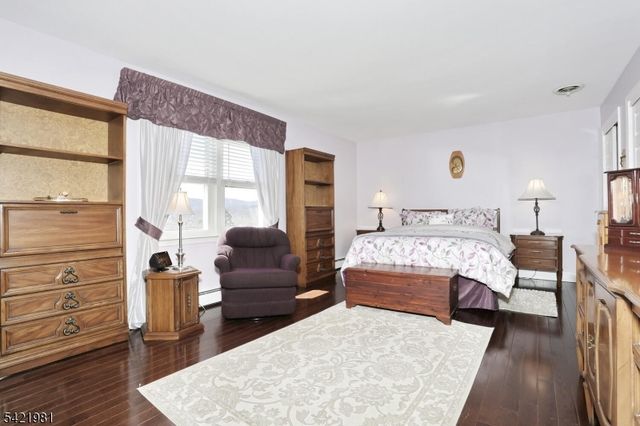 26 Scrivani Dr, Wanaque Boro, NJ 07465