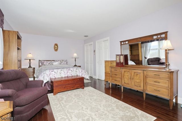 26 Scrivani Dr, Wanaque Boro, NJ 07465