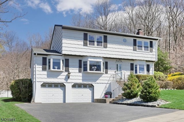 26 Scrivani Dr, Wanaque Boro, NJ 07465