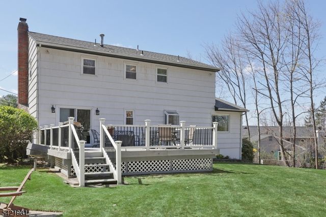 26 Scrivani Dr, Wanaque Boro, NJ 07465