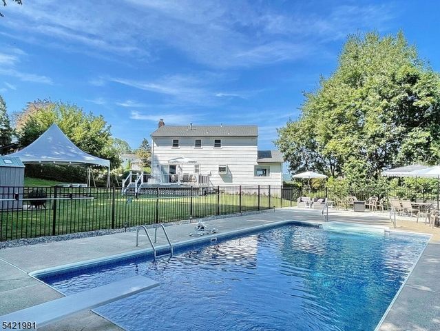 26 Scrivani Dr, Wanaque Boro, NJ 07465