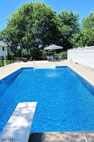 26 Scrivani Dr, Wanaque Boro, NJ 07465
