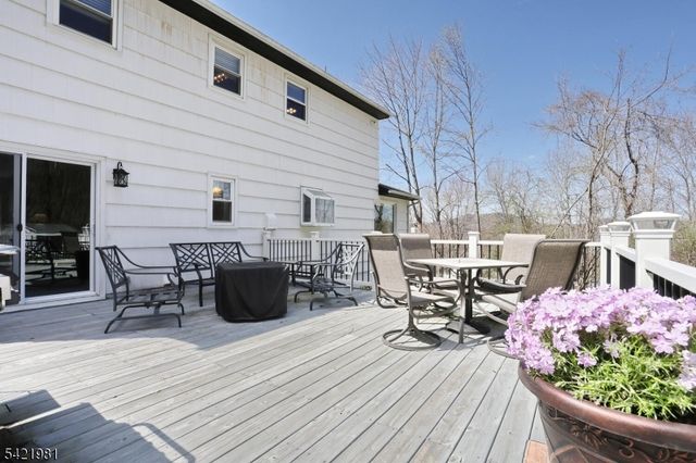 26 Scrivani Dr, Wanaque Boro, NJ 07465