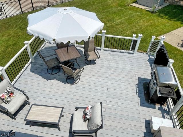 26 Scrivani Dr, Wanaque Boro, NJ 07465