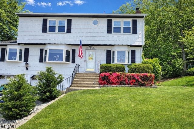 26 Scrivani Dr, Wanaque Boro, NJ 07465