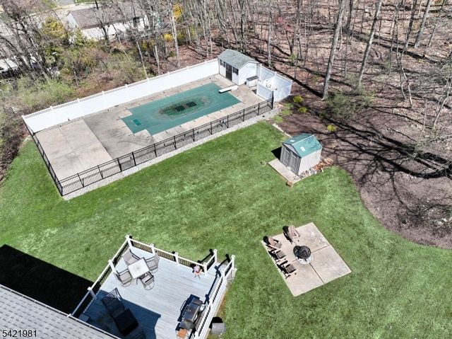 26 Scrivani Dr, Wanaque Boro, NJ 07465