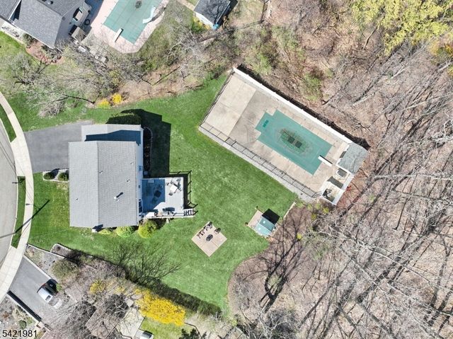 26 Scrivani Dr, Wanaque Boro, NJ 07465