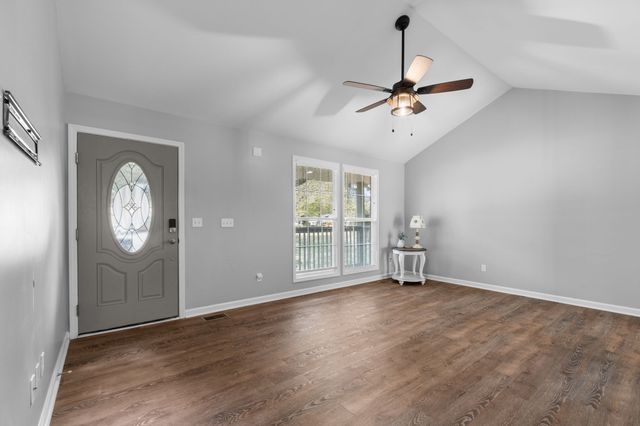 821 Luxemburg Dr, Hermitage, TN 37076