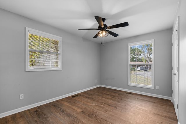 821 Luxemburg Dr, Hermitage, TN 37076