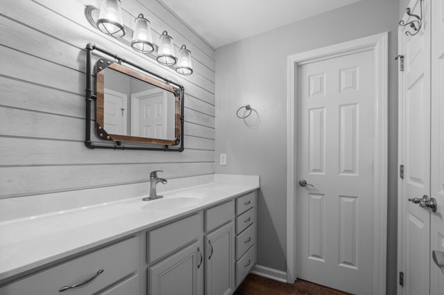 821 Luxemburg Dr, Hermitage, TN 37076