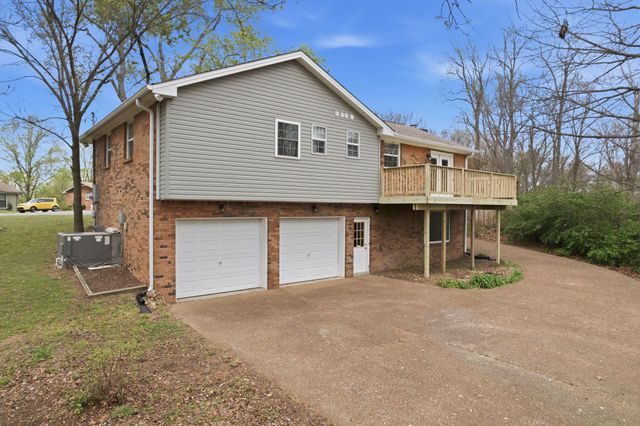 821 Luxemburg Dr, Hermitage, TN 37076